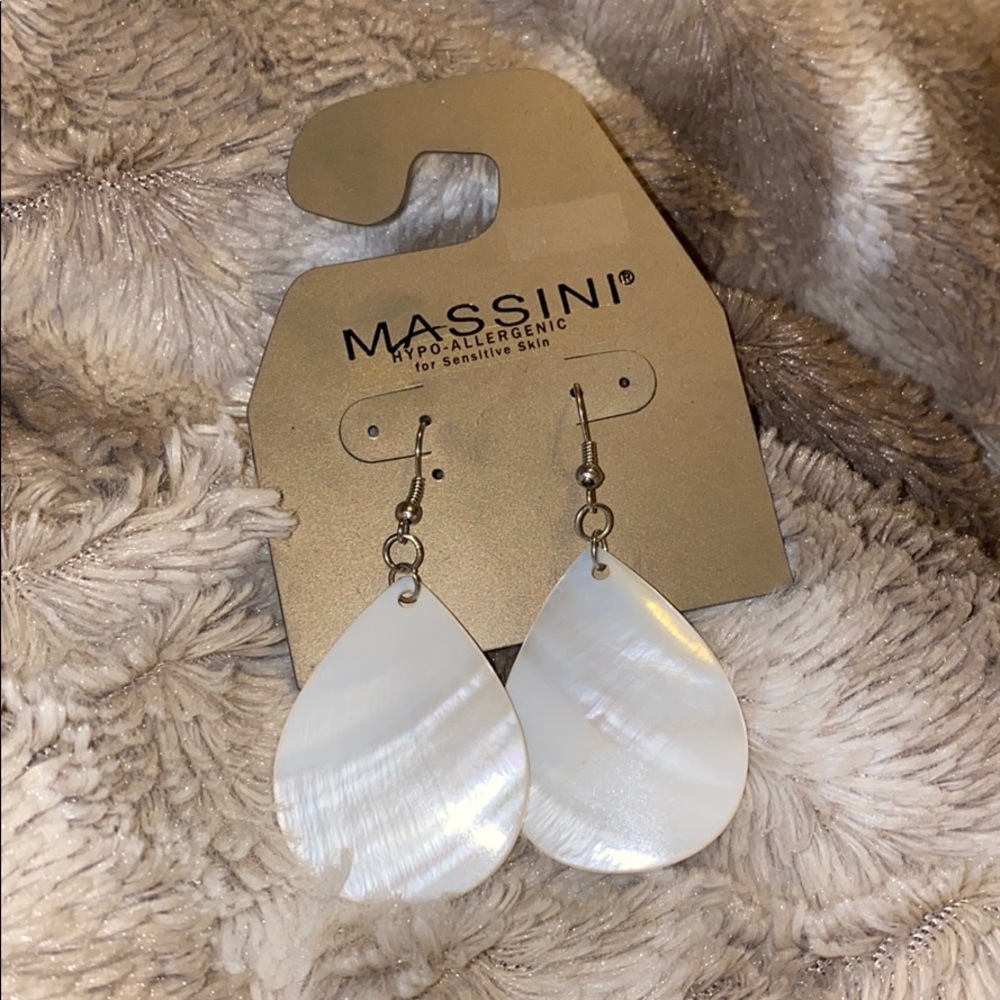 Brand new dangle earrings